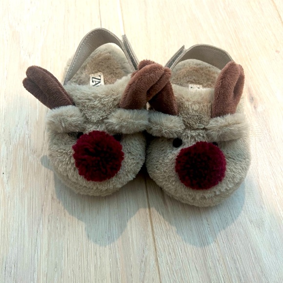 Zara Reindeer Slippers size Toddler US 5/5.5 EU 20/21 - Picture 1 of 5